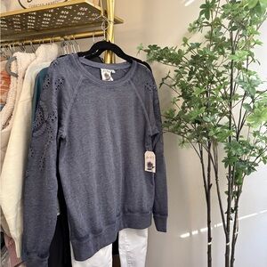 Boho navy Eyelet Sleeve Women's Top nwt